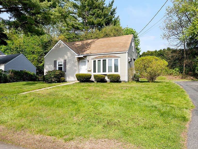 Listing photo 4