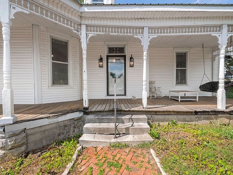 Listing photo 3