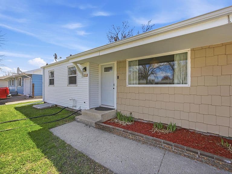 Listing photo 3