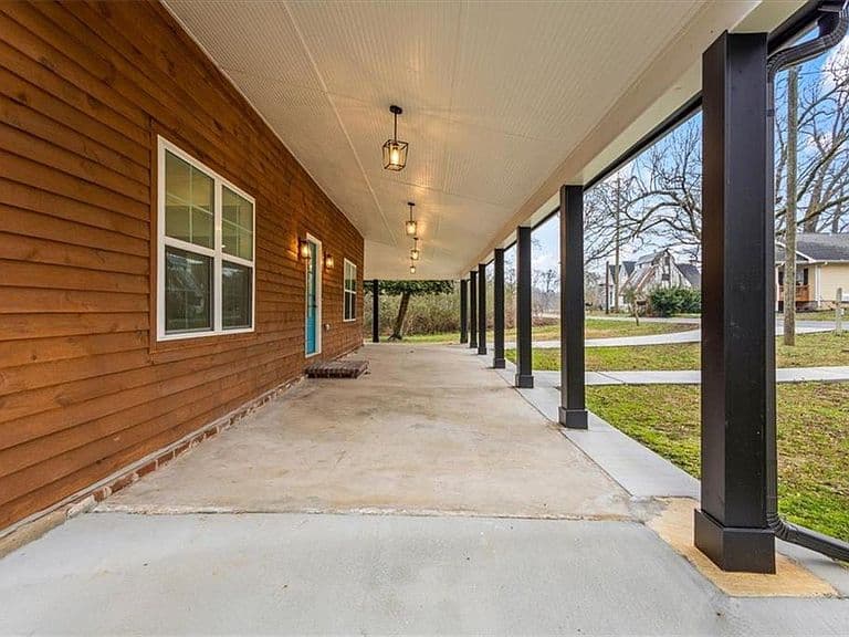 Listing photo 5