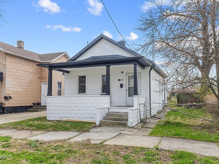 Listing photo 2