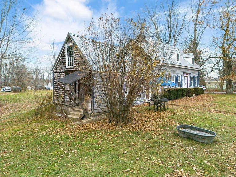 Listing photo 4
