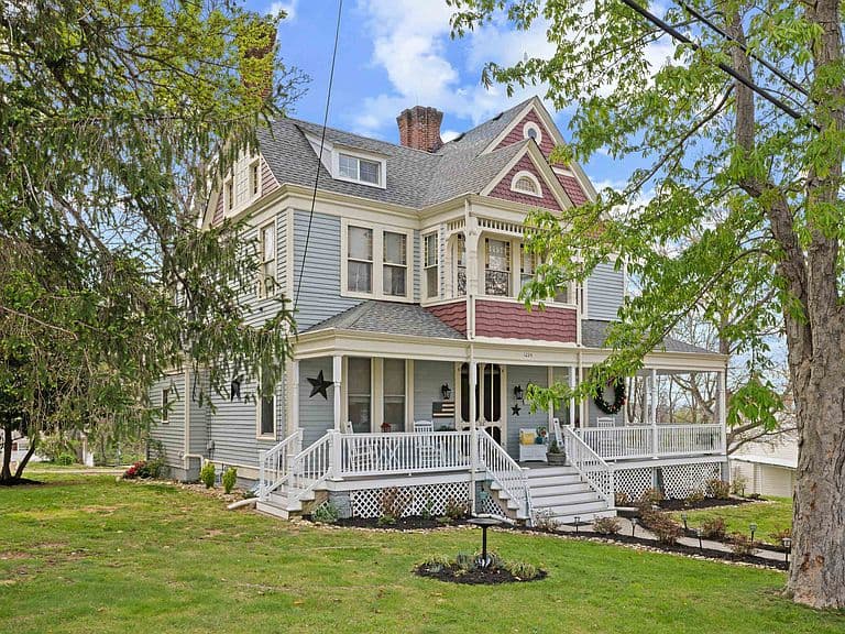 Listing photo 2
