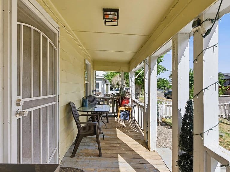 Listing photo 5