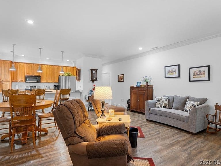 Listing photo 4