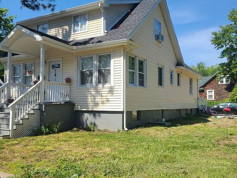 Listing photo 3