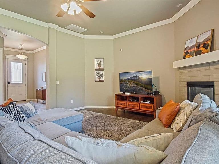 Listing photo 5