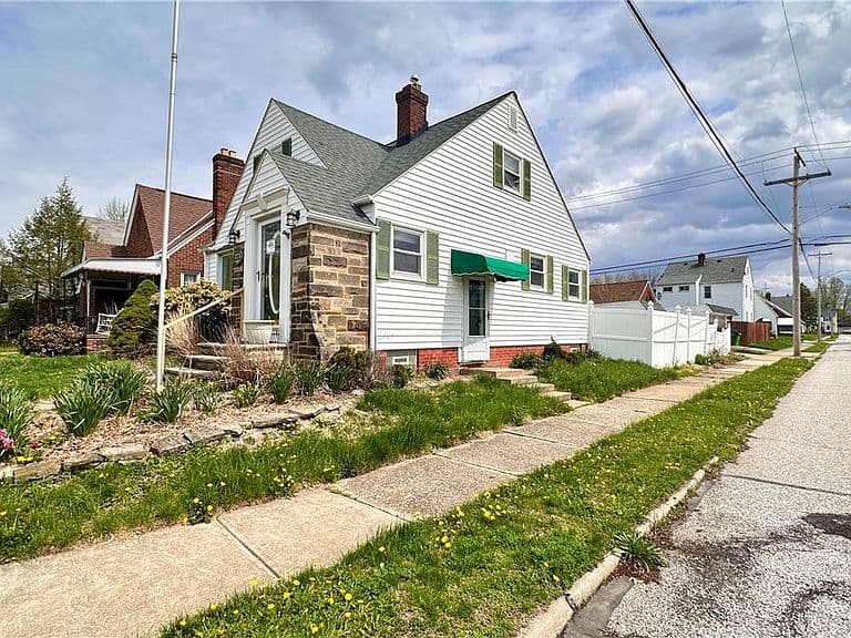 Listing photo 2