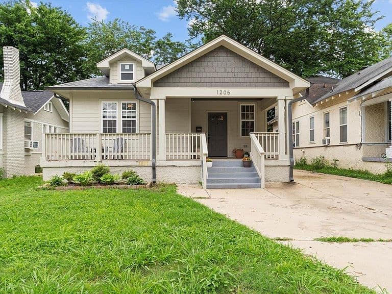 Listing photo 3