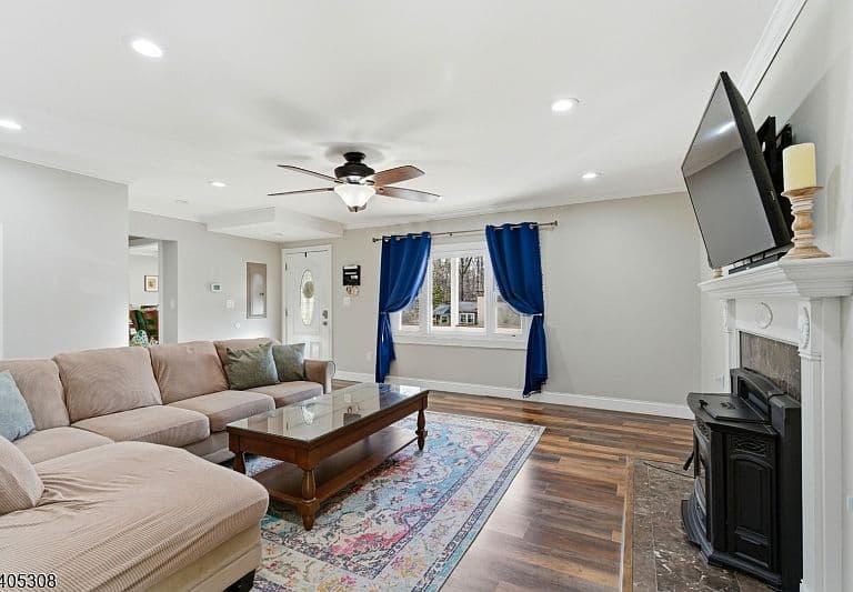 Listing photo 4