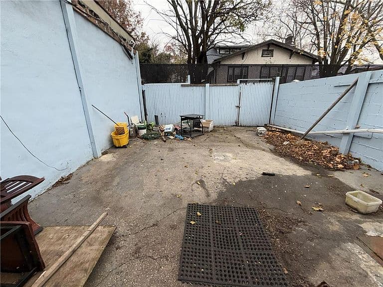 Listing photo 4
