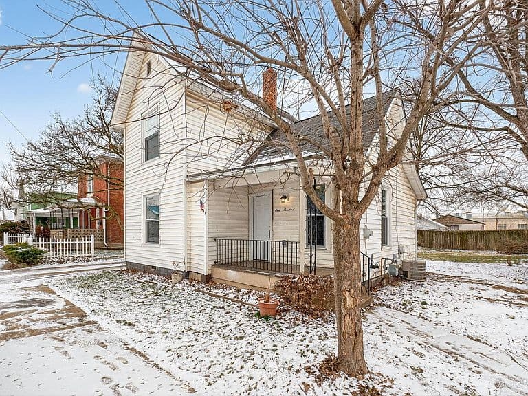 Listing photo 2