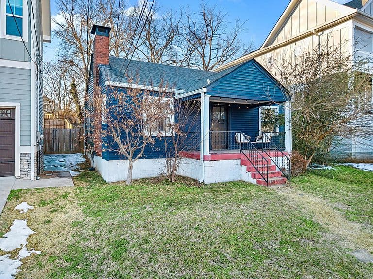 Listing photo 2