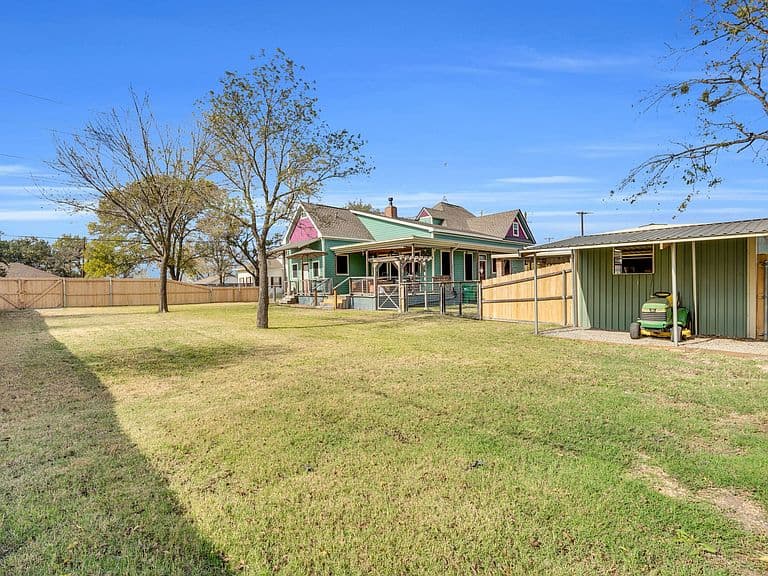 Listing photo 5