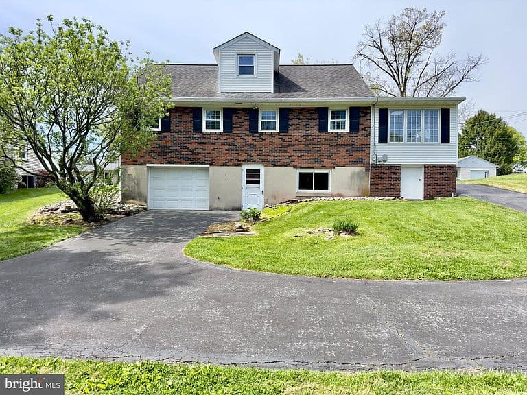 Listing photo 3