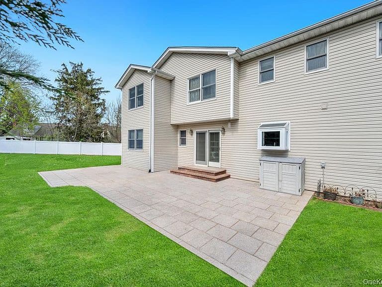 Listing photo 5