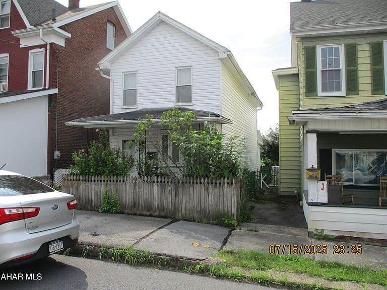 Listing photo 2