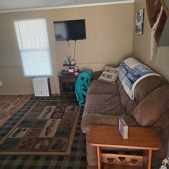 Listing photo 5