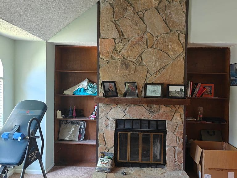 Listing photo 2