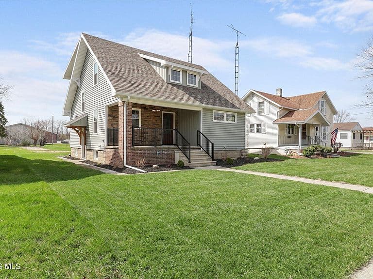 Listing photo 3