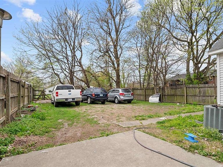 Listing photo 4