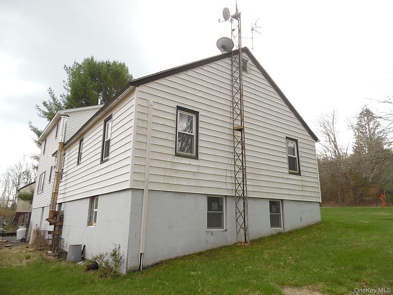 Listing photo 5
