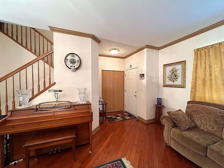 Listing photo 5