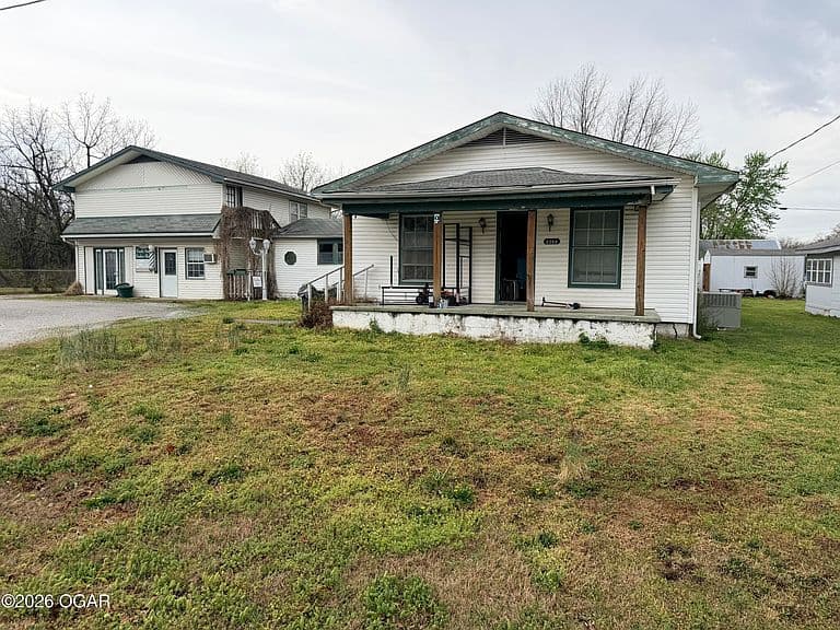 Listing photo 4