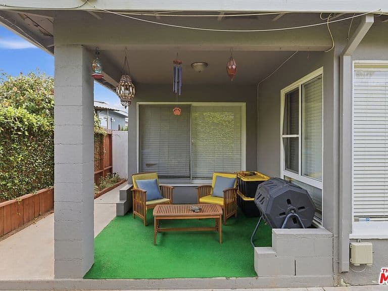 Listing photo 5