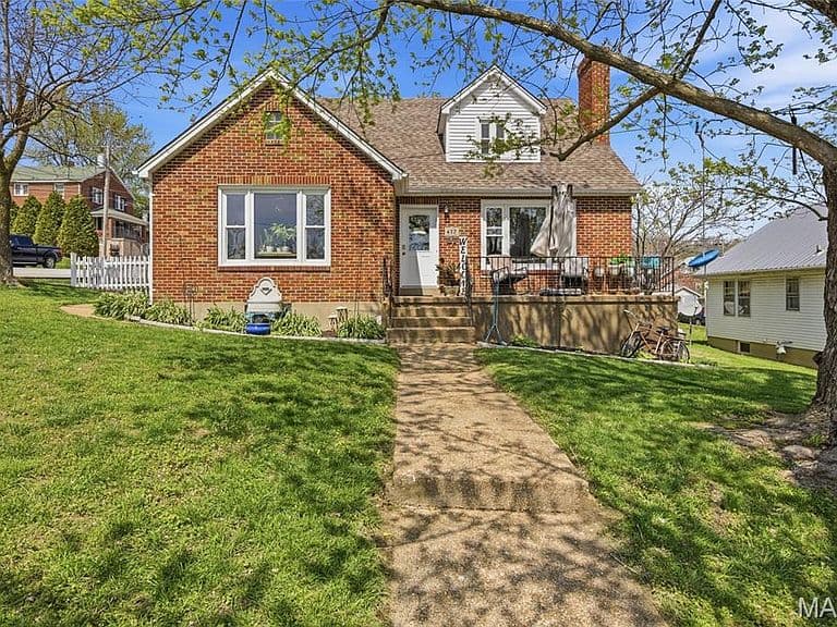 Listing photo 2
