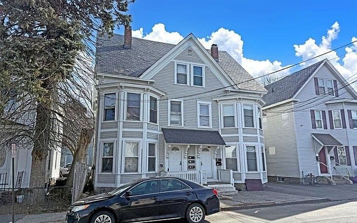 Listing photo 2
