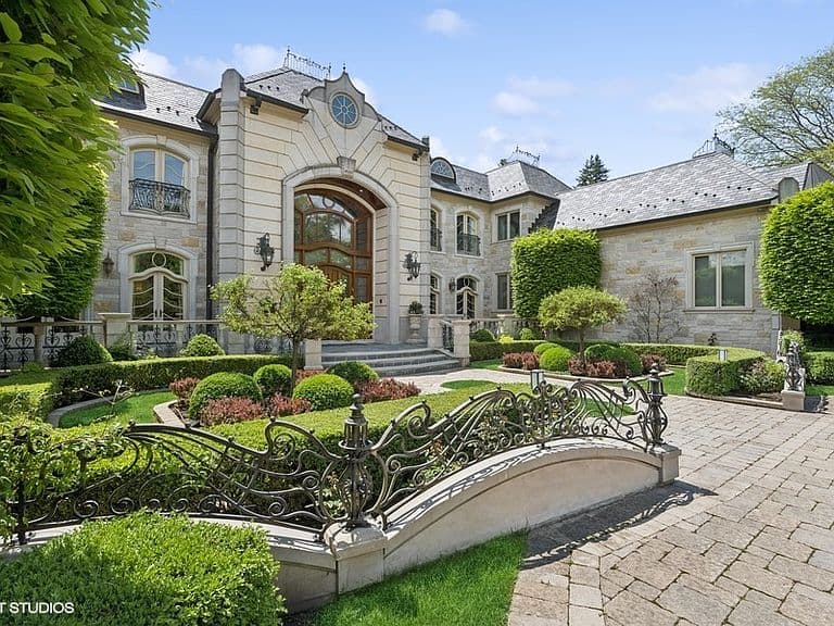 Listing photo 2