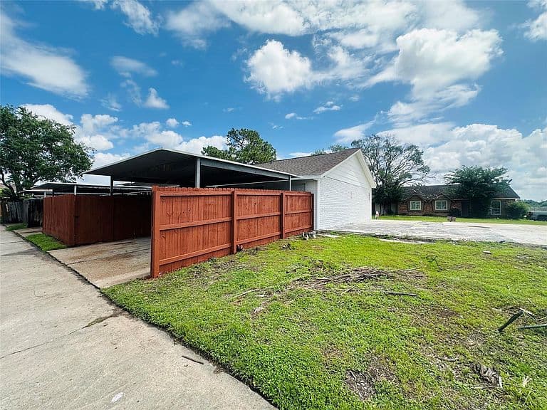 Listing photo 4
