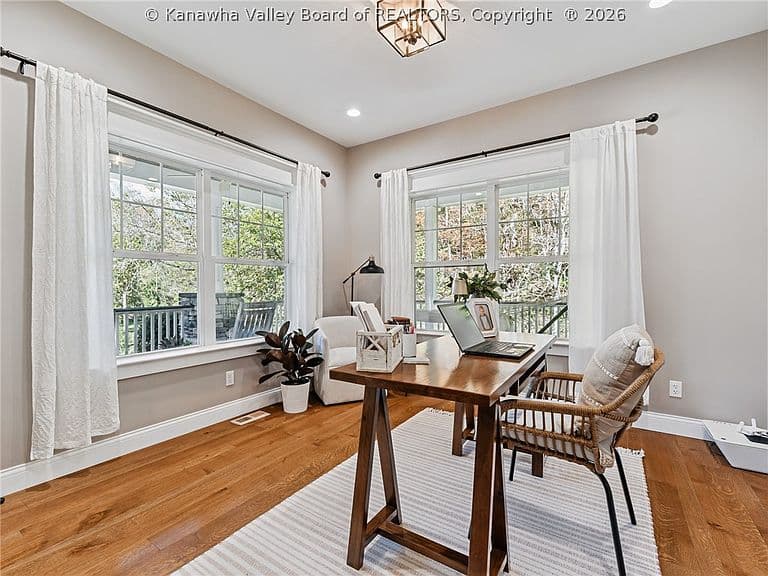 Listing photo 4