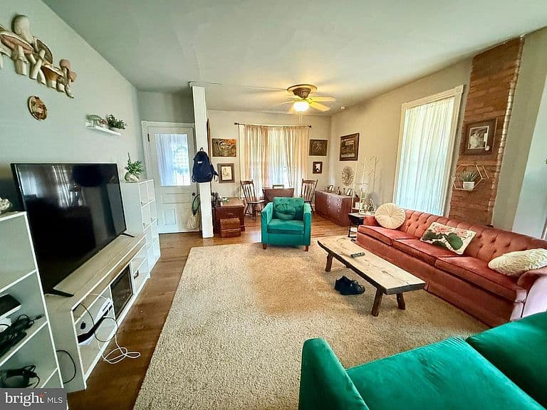Listing photo 5