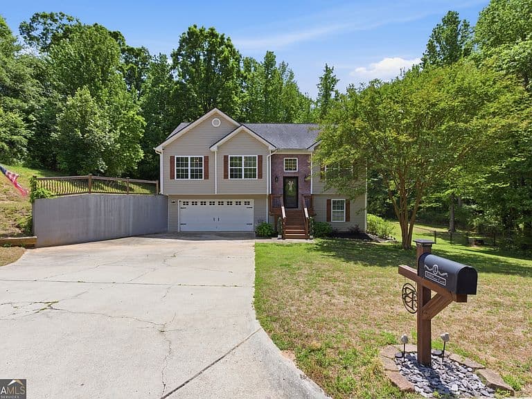 Listing photo 3
