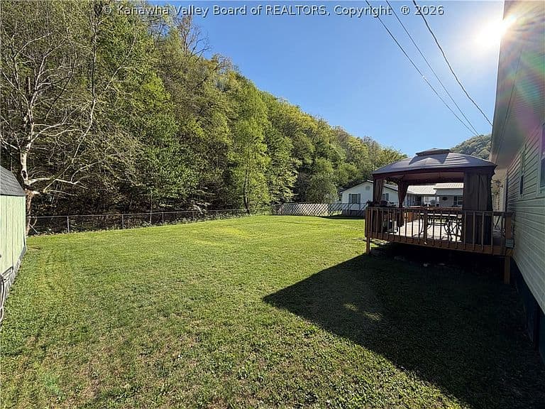 Listing photo 5