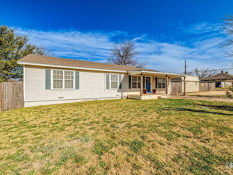 Listing photo 4