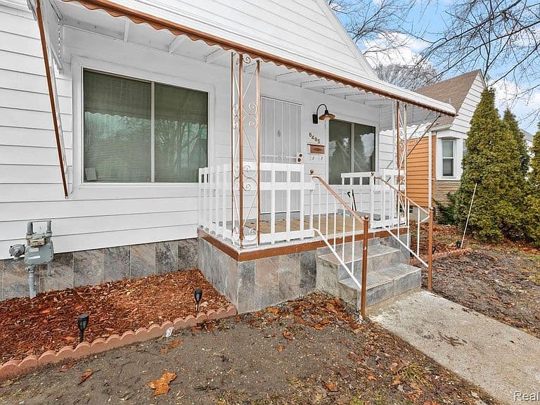 Listing photo 4