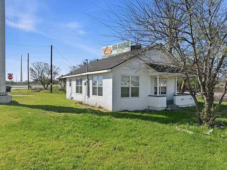 Listing photo 4