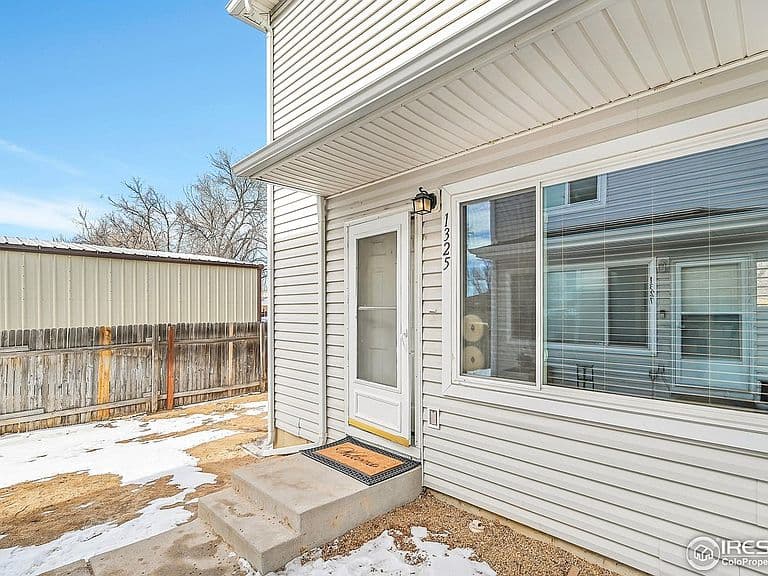 Listing photo 2