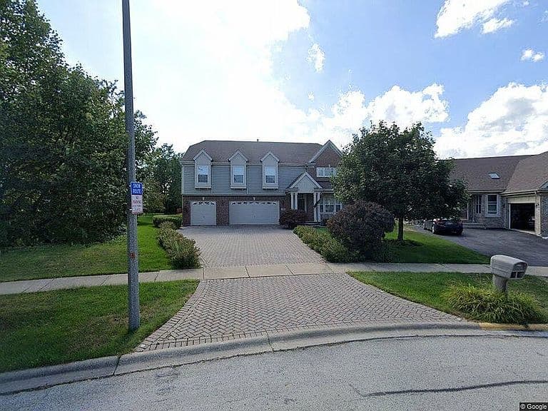 Listing photo 2