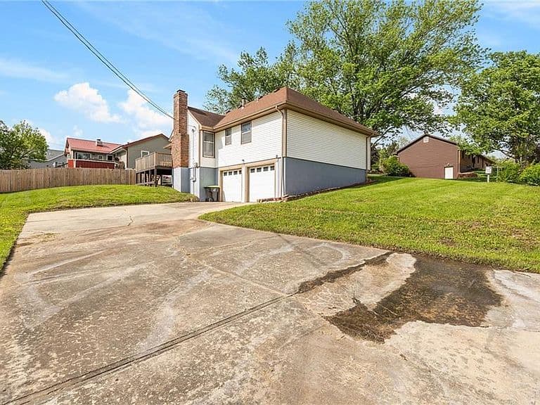 Listing photo 4