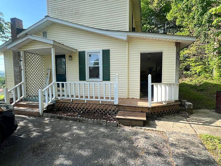 Listing photo 2
