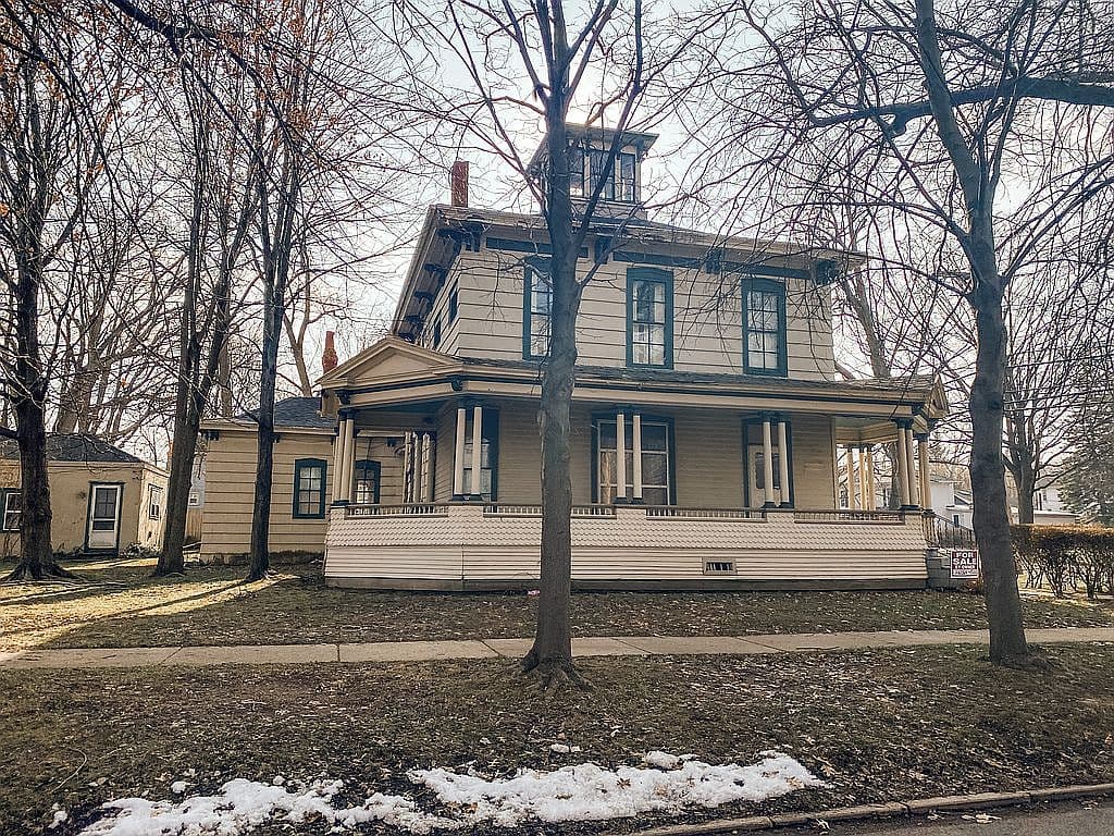 Primary listing photo