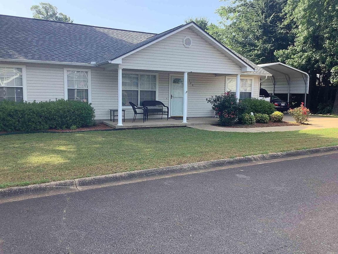 Primary listing photo