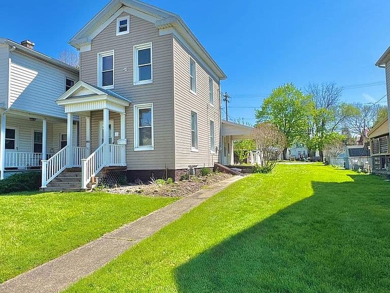 Listing photo 4