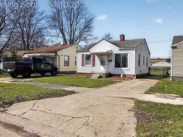 Listing photo 2