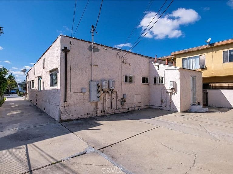 Listing photo 5