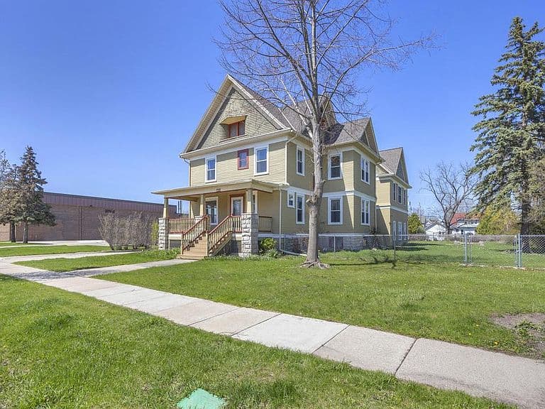 Listing photo 4